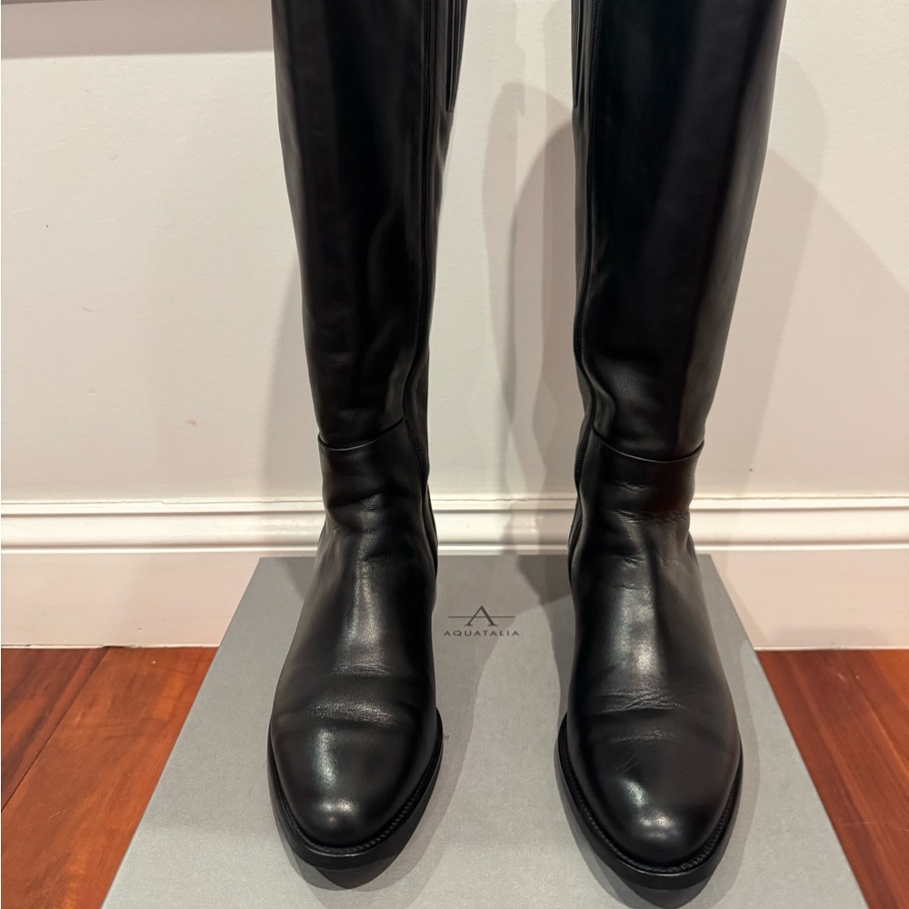 Aquatalia Women Sleek Black Boots